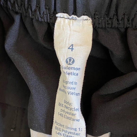 •SOLD• Lululemon Spring Break Away Short - Picture 4 of 5